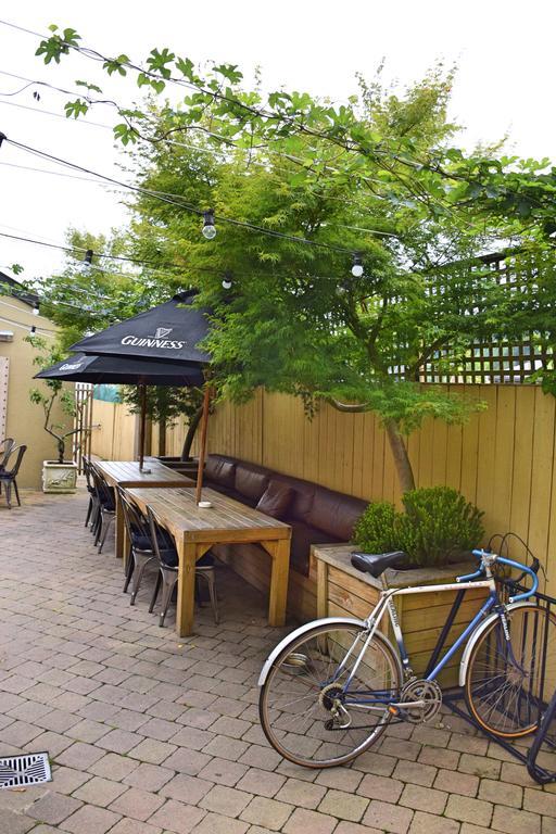 The Prince Albert Backpackers & Bar Nelson Eksteriør bilde