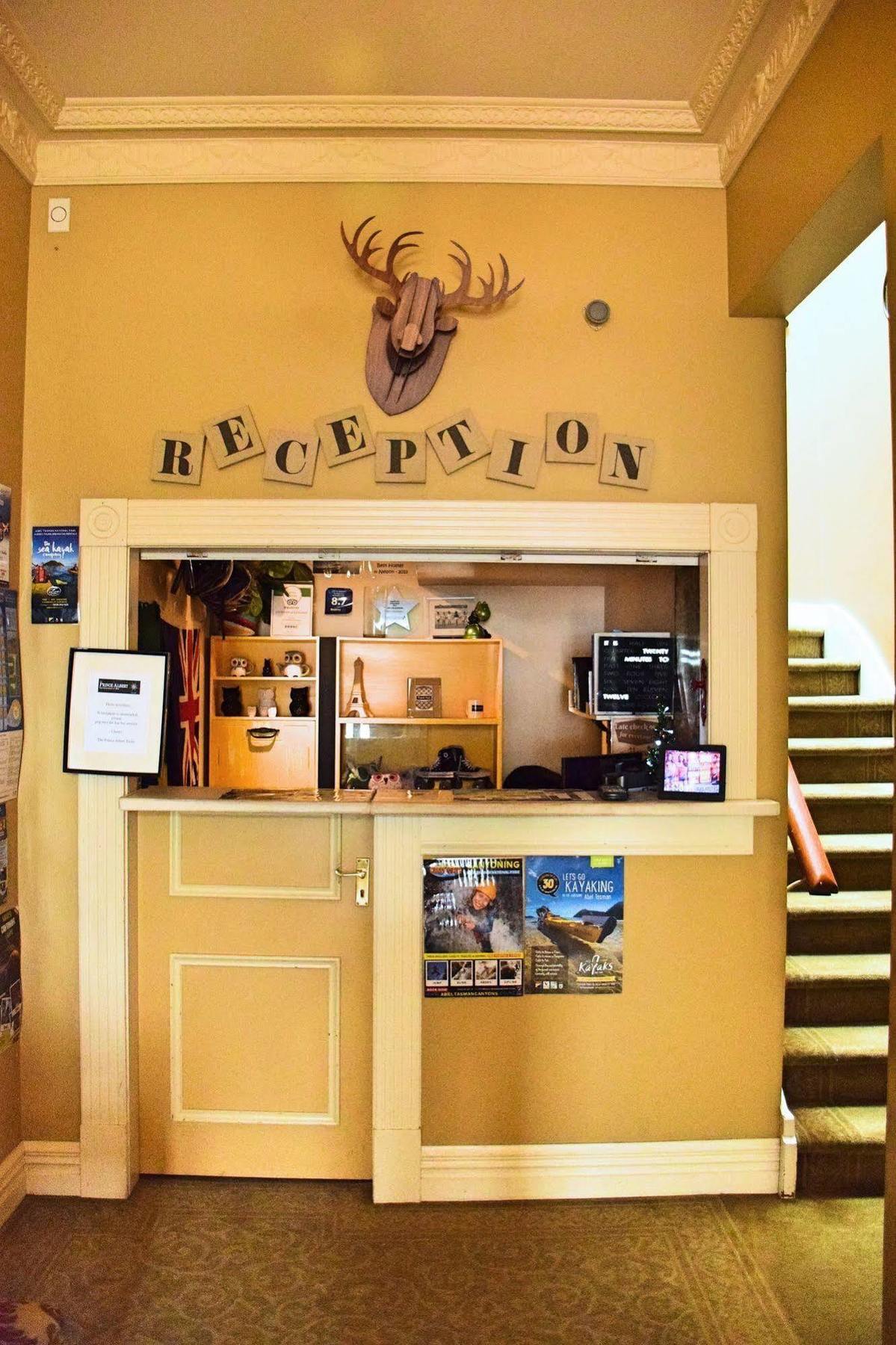 The Prince Albert Backpackers & Bar Nelson Eksteriør bilde