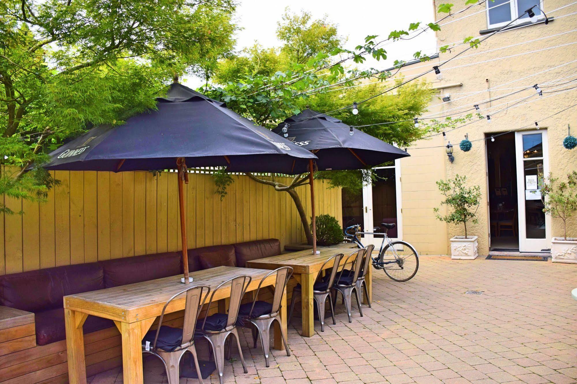 The Prince Albert Backpackers & Bar Nelson Eksteriør bilde