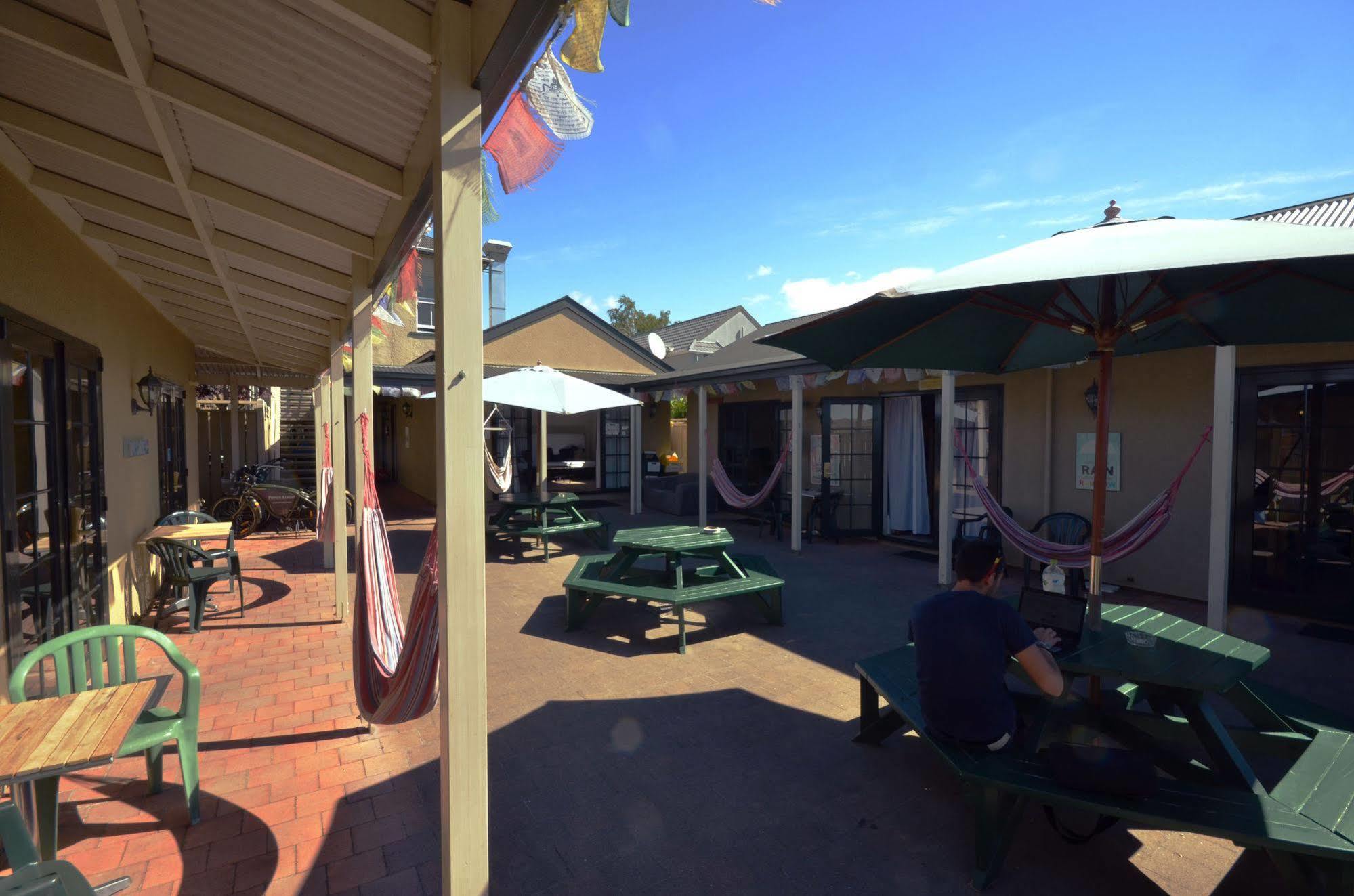 The Prince Albert Backpackers & Bar Nelson Eksteriør bilde