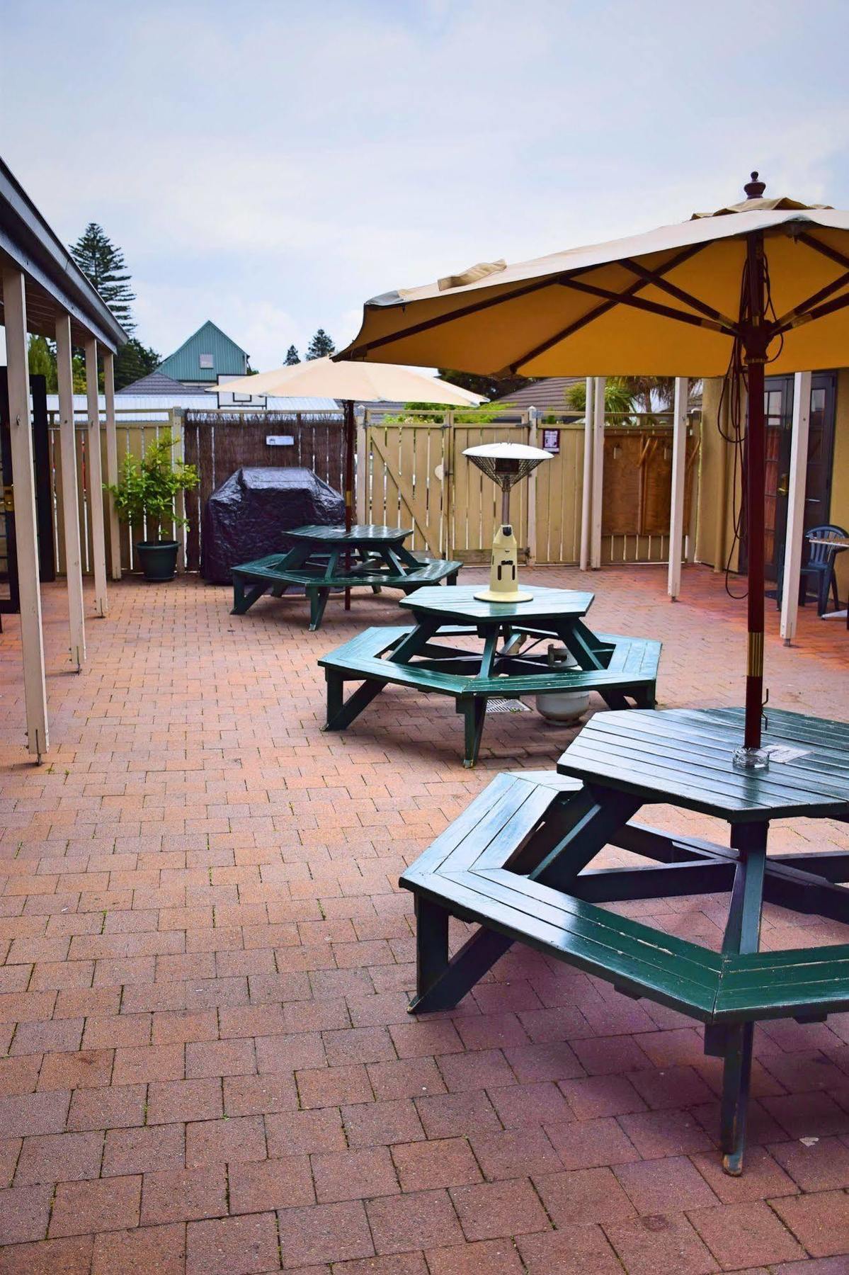 The Prince Albert Backpackers & Bar Nelson Eksteriør bilde